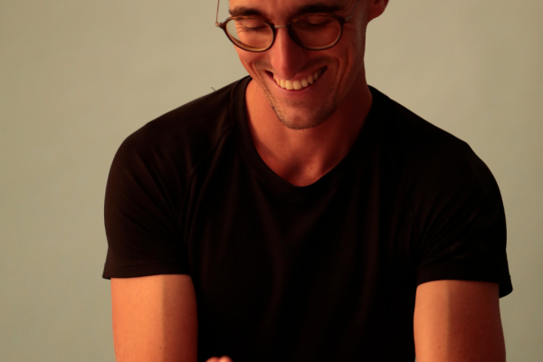 Portrait de masseur – Jordan, du génie civil au massage bien-être à Montpellier